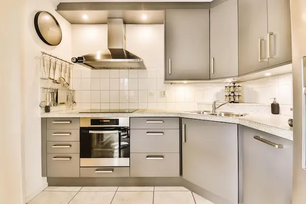 upper kitchen cabinet