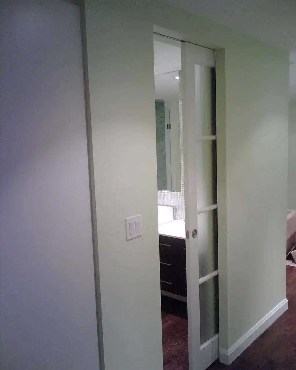 Choosing and Installing Pocket Door Hardware